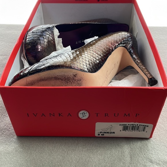 Ivanka Trump purple snake pumps - Picture 6 of 7